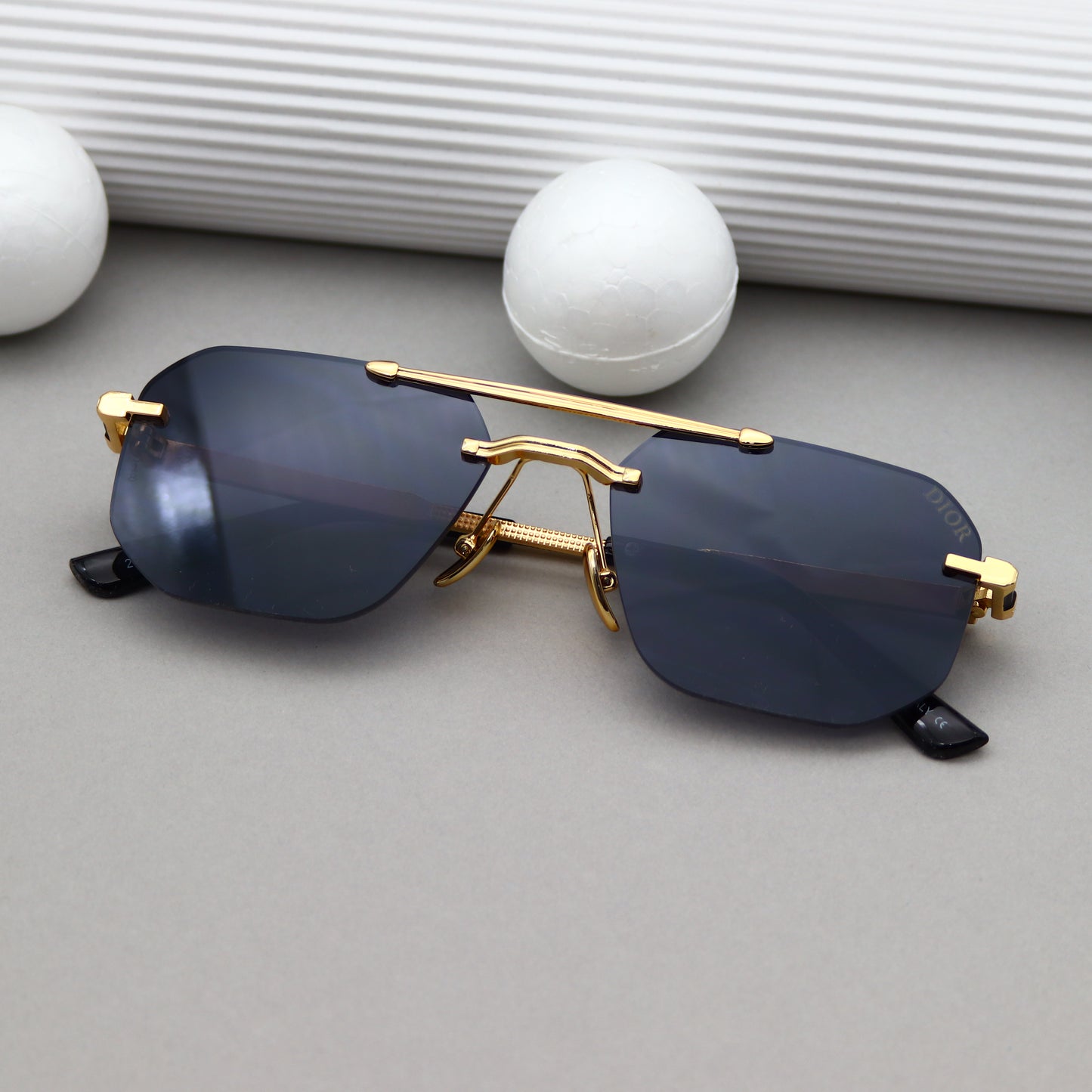 DIOR - 2518 Noir Doré