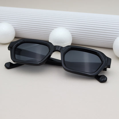 City Vision - 026818  Noire