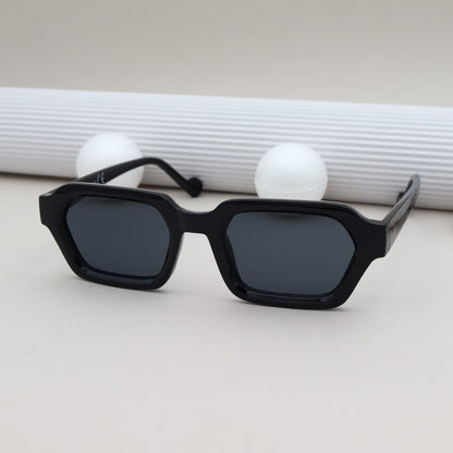 City Vision - 026818  Noire