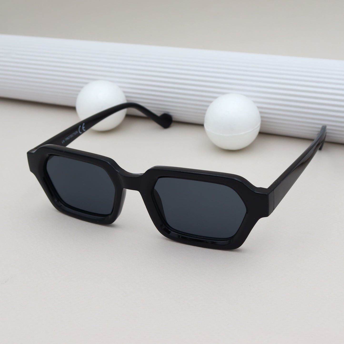 City Vision - 026818  Noire