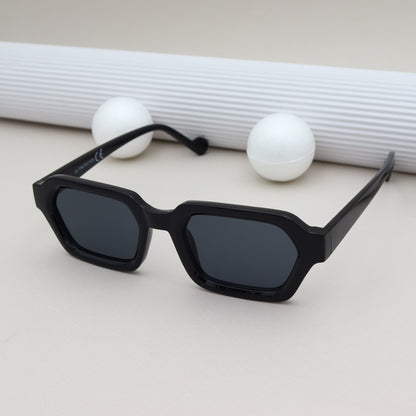 City Vision - 026818  Noire