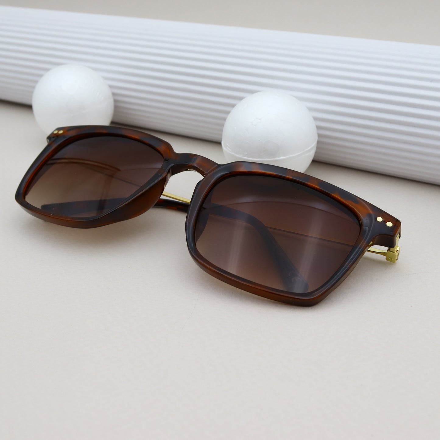 City Vision - 026821  Marron