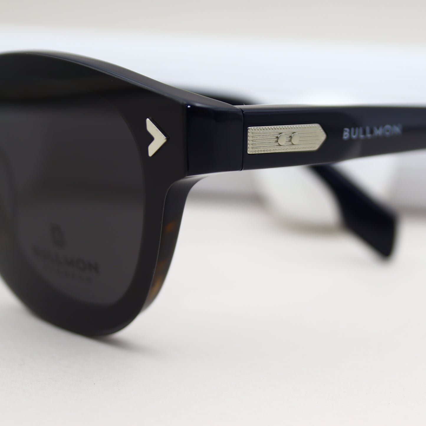 BULLMON - G9005 Bleu Marron