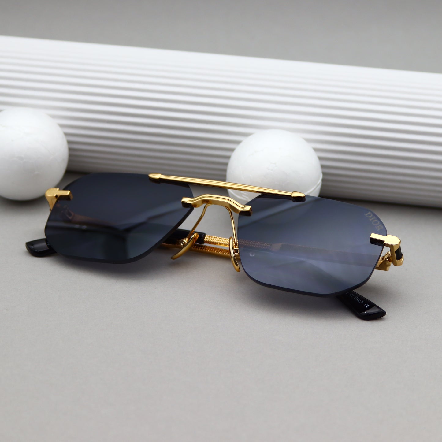 DIOR - 2518 Noir Doré