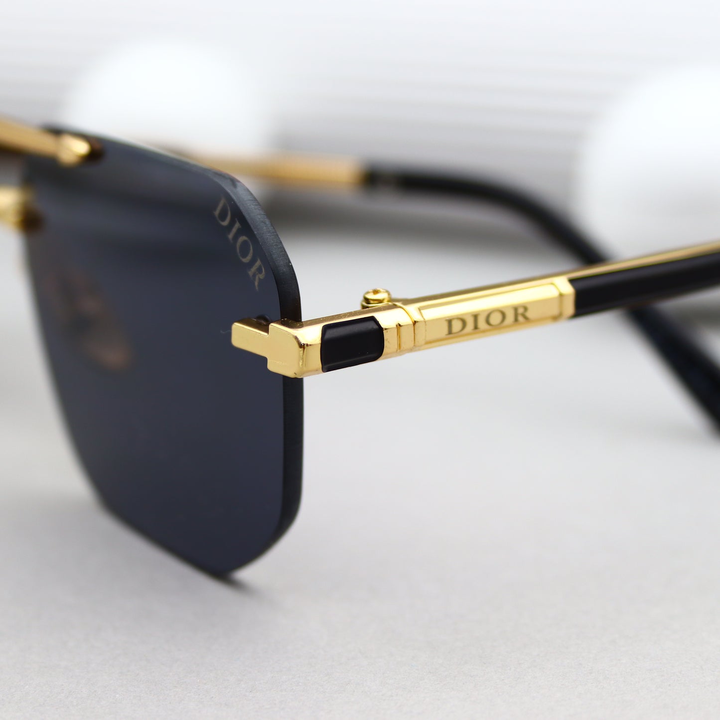 DIOR - 2518 Noir Doré