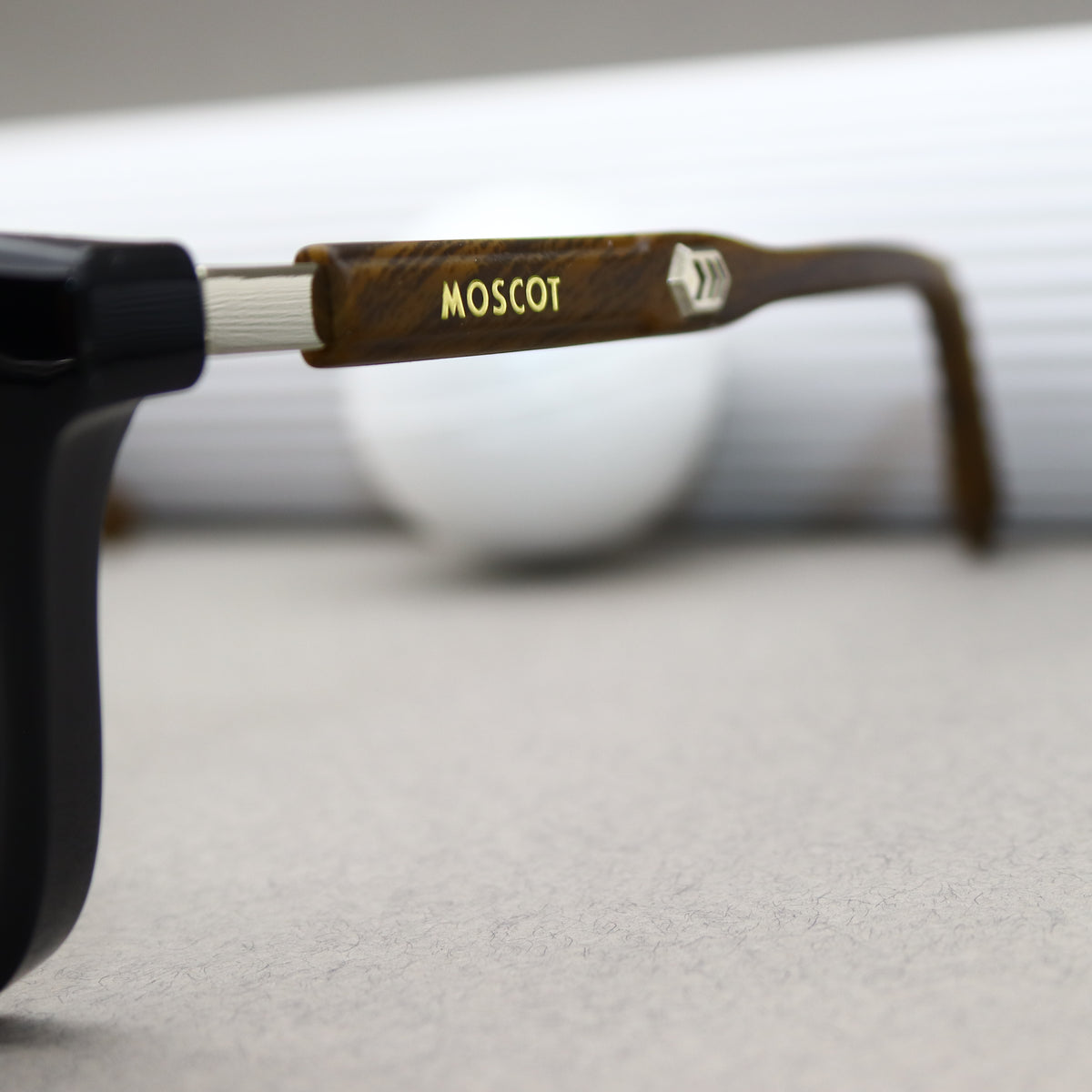 MOSCOT  - 8024 Noir Boisé